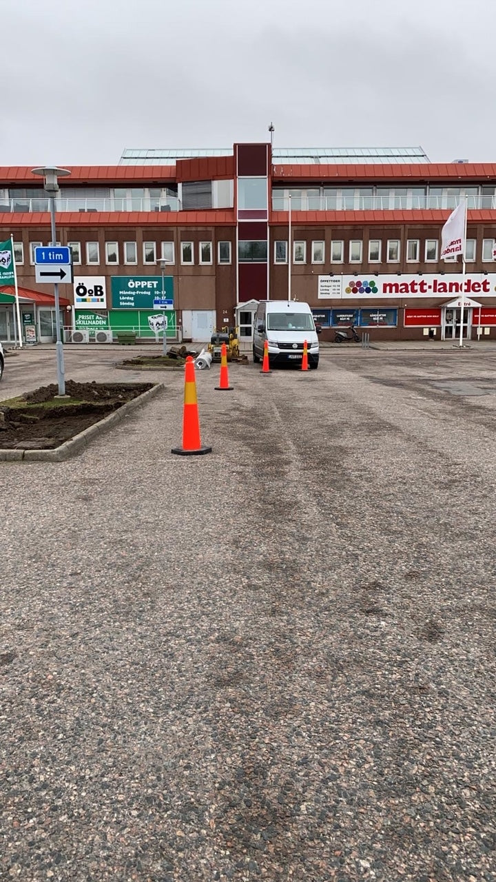 (Pack of 10) - Flexibarrier T-Top Traffic Cone With Base